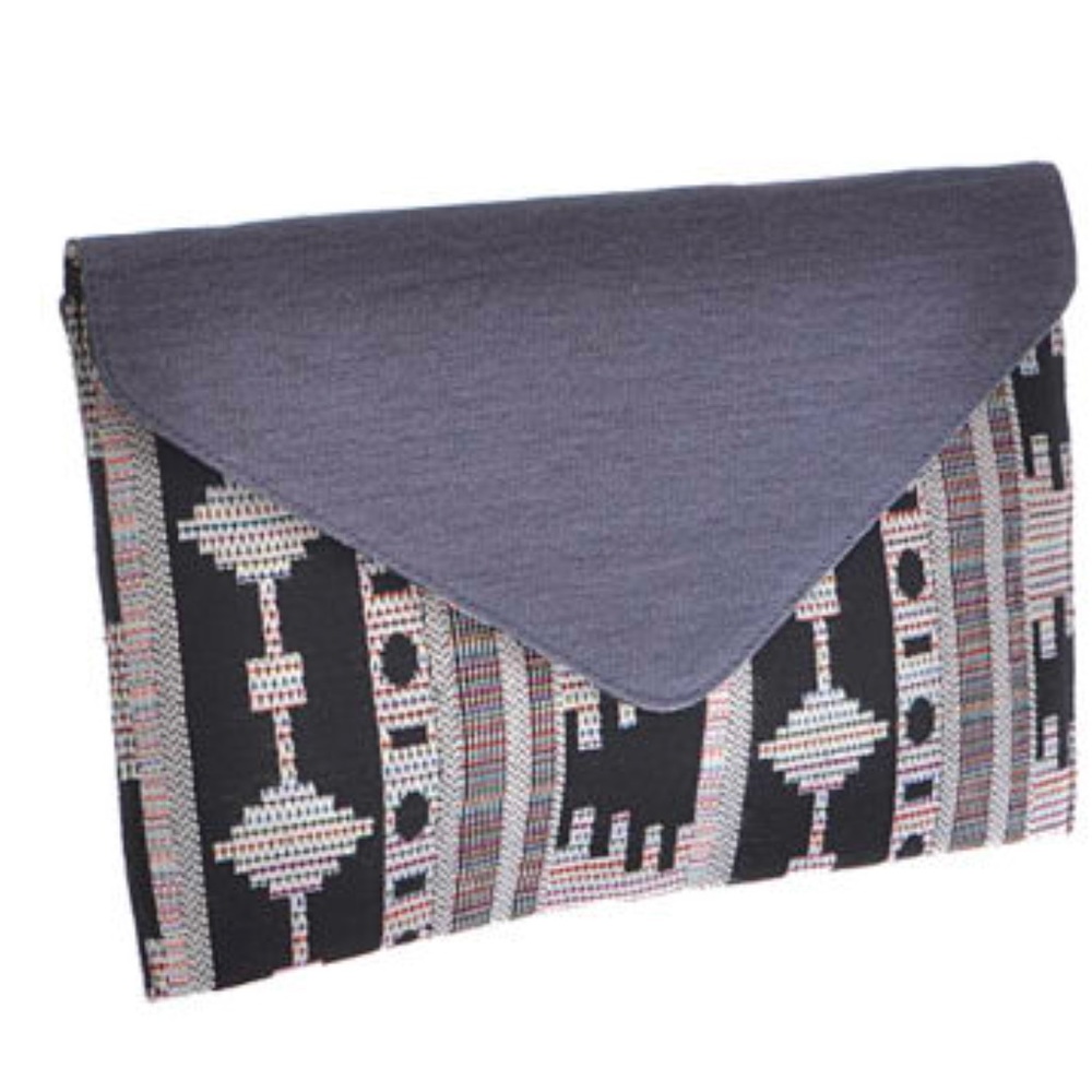 Tribal Clutch